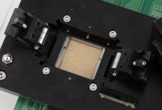 特殊なICソケットのサンプル製品写真01